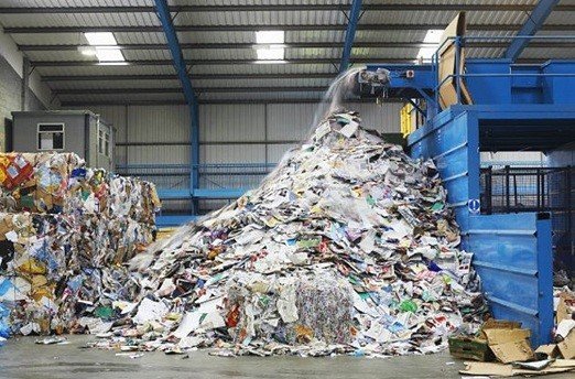 1 ton kağıdı geri dönüştürmek;